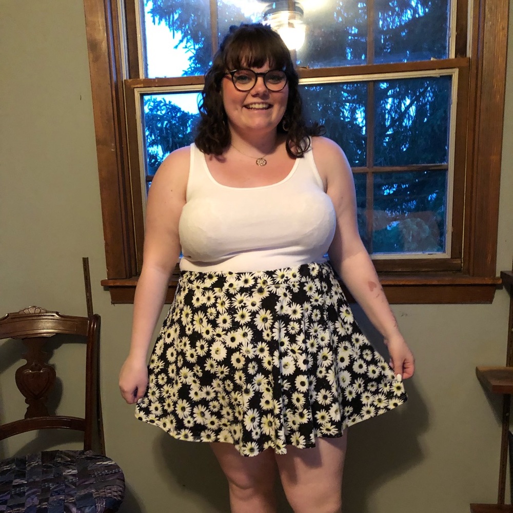 Plus Size Daisy Mini Skirt